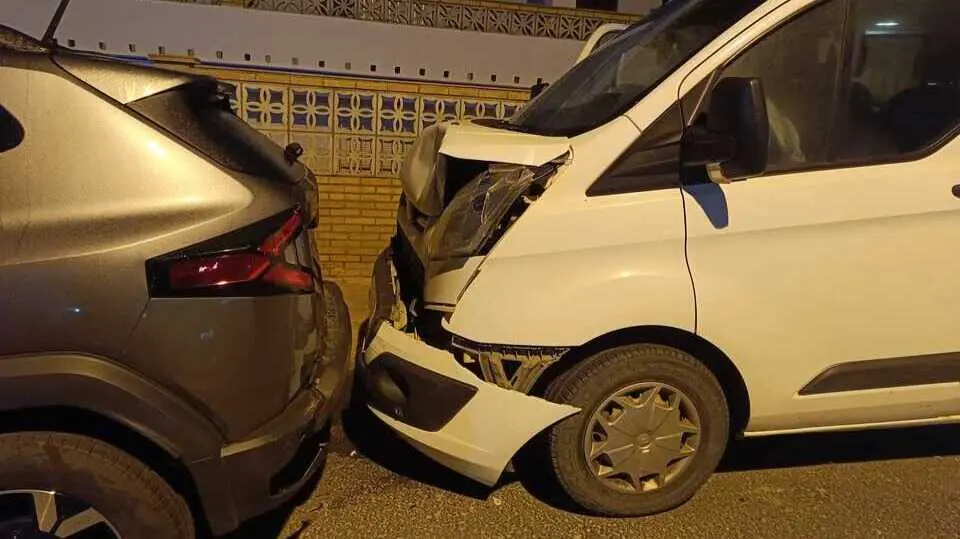 Accidente frente al edificio Aremar, Matalasca&ntilde;as. Fuente: Facebook Polic&iacute;a Local Almonte