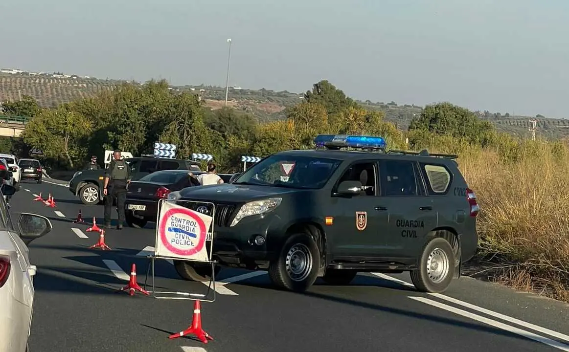 Control de la Guardia Civil en la A-49