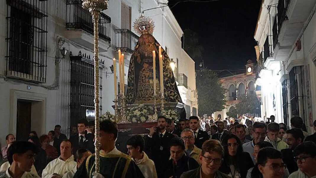 Traslado de la imagen desde la parroquia a San Francisco. Fuente: Ayuntamiento de Moguer
