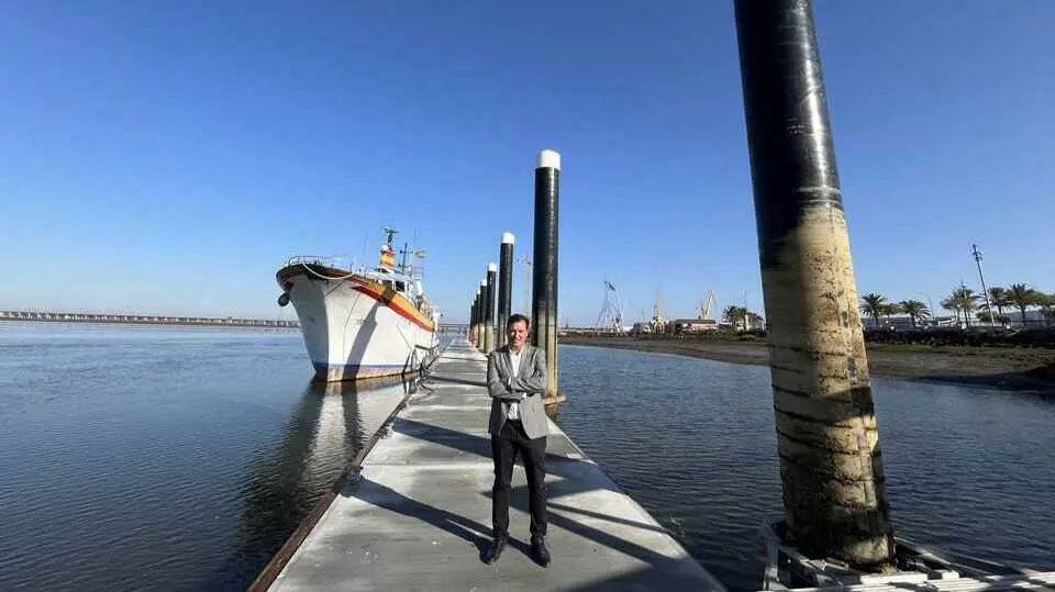 Visita al nuevo pantalan pesquero