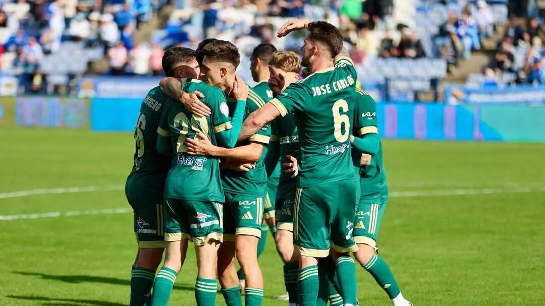 El Recre celebrando uno de los goles del &uacute;ltimo partido jugado en casa. Fuente: Alberto D&iacute;az.