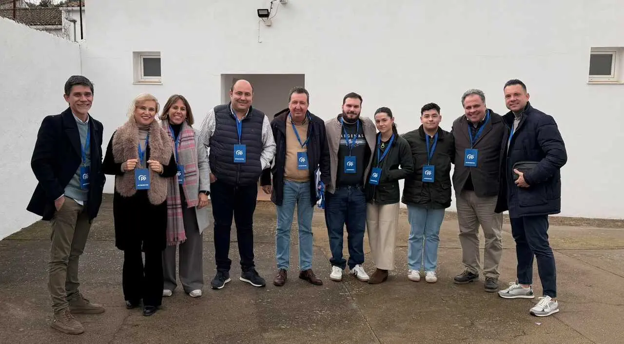Gonz&aacute;lez y otros miembros del PP onubense en Extremadura
