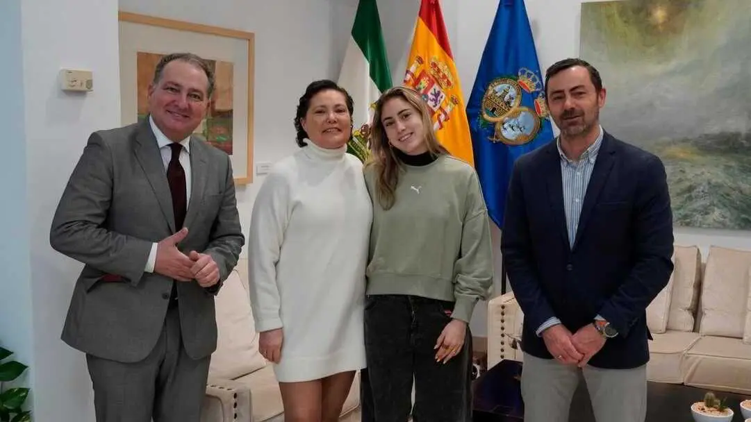 La Diputaci&oacute;n de Huelva recibe a Mar&iacute;a Forero. Fuente: Diputaci&oacute;n de Huelva