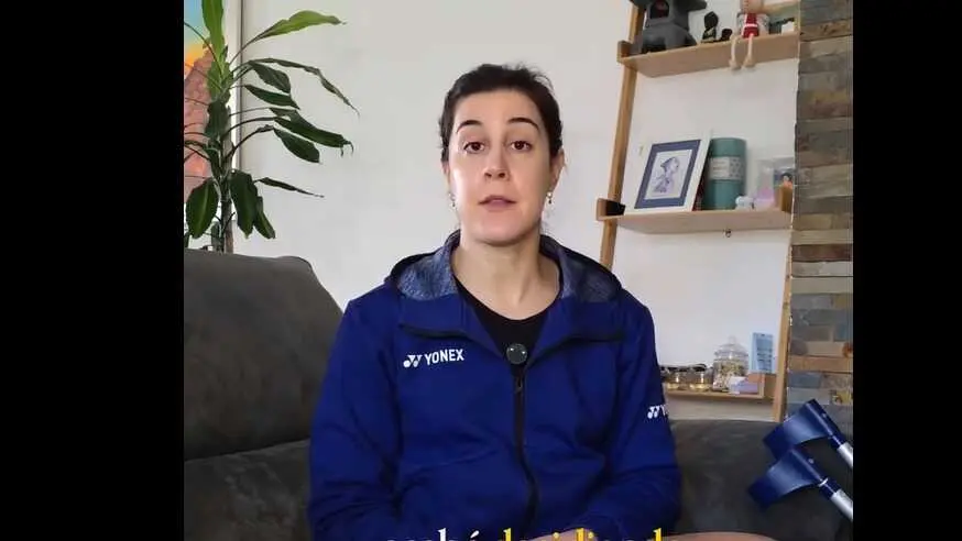 Carolina Mar&iacute;n hablando en el v&iacute;deo publicado en sus redes sociales. Fuente: Facebook Carolina Mar&iacute;n