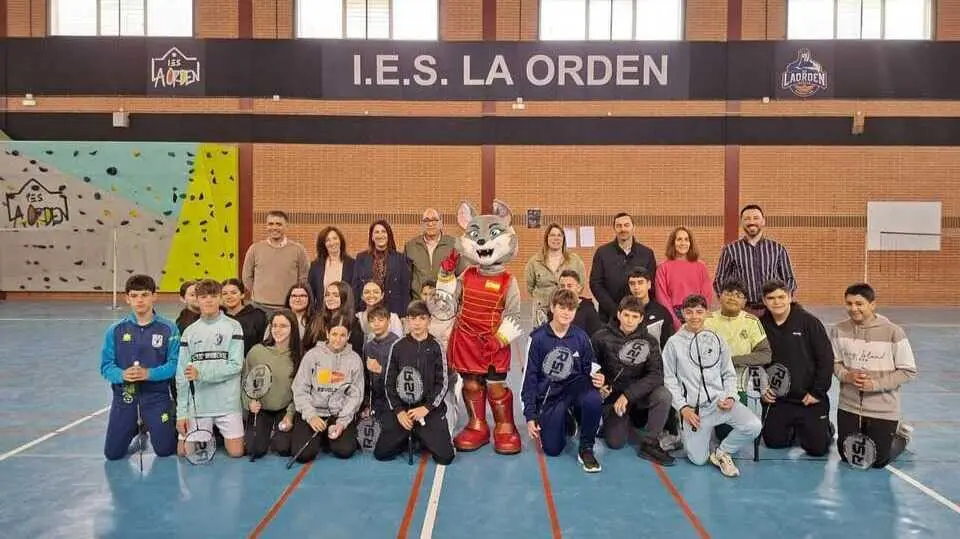 Los centros escolares acogen la campa&ntilde;a del Cameponato de Europa de B&aacute;dminton. Fuente: Facebook Diputaci&oacute;n de Huelva