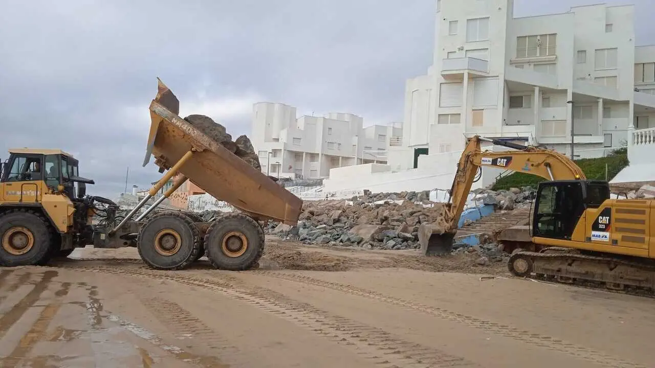Obras en el paseo de Matalasca&ntilde;as. Fuente: Ayuntamiento de Almonte