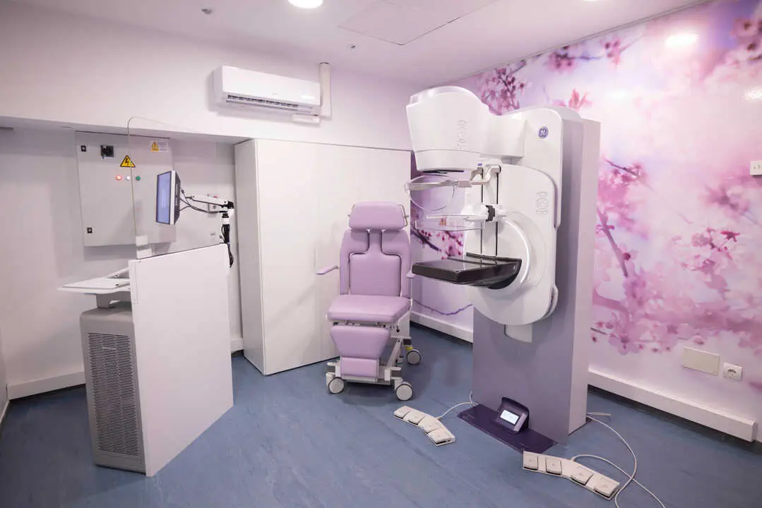 Sala de mamograf&iacute;a en el Hospital Quir&oacute;nsalud huelva