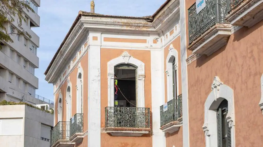 Obras en la Casa Col&oacute;n. Fuente: Ayto. Huelva