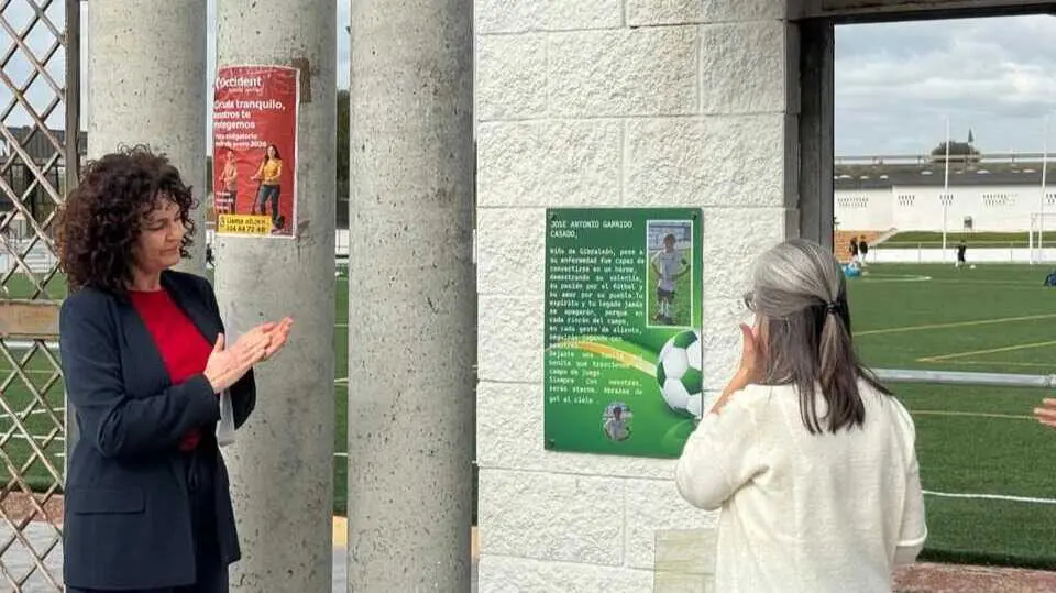 Homenaje al joven Jos&eacute; Antonio Garrido. Fuente: Facebook Deportes Gibrale&oacute;n