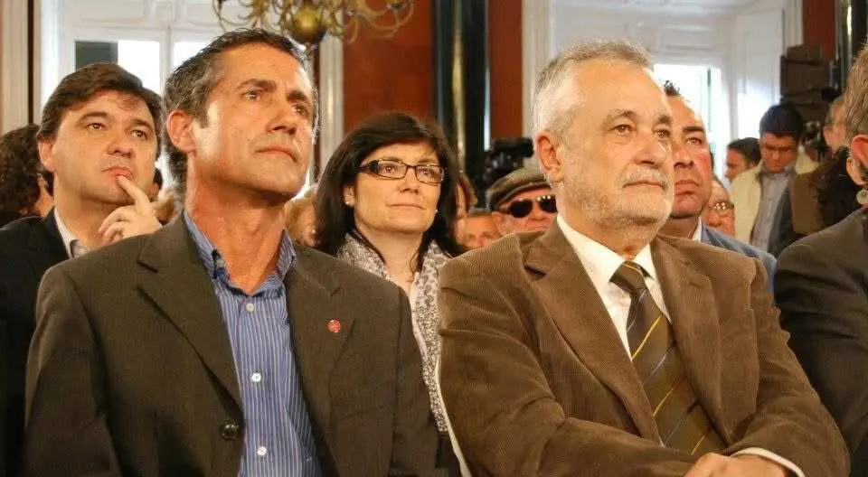 Puente junto al expresidente de la Junta Jos&eacute; Antonio Gri&ntilde;&aacute;n