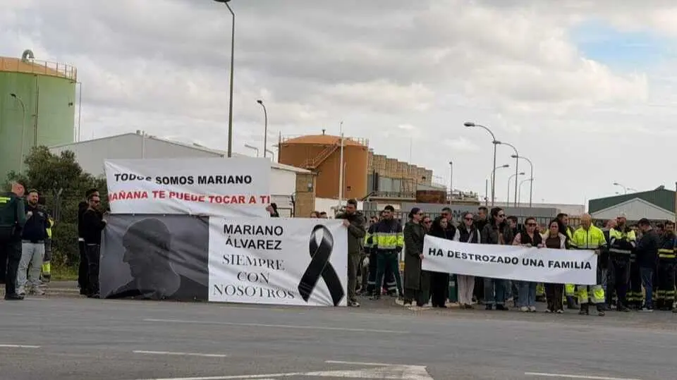 Manifestaci&oacute;n por Mariano frente a Naturgy