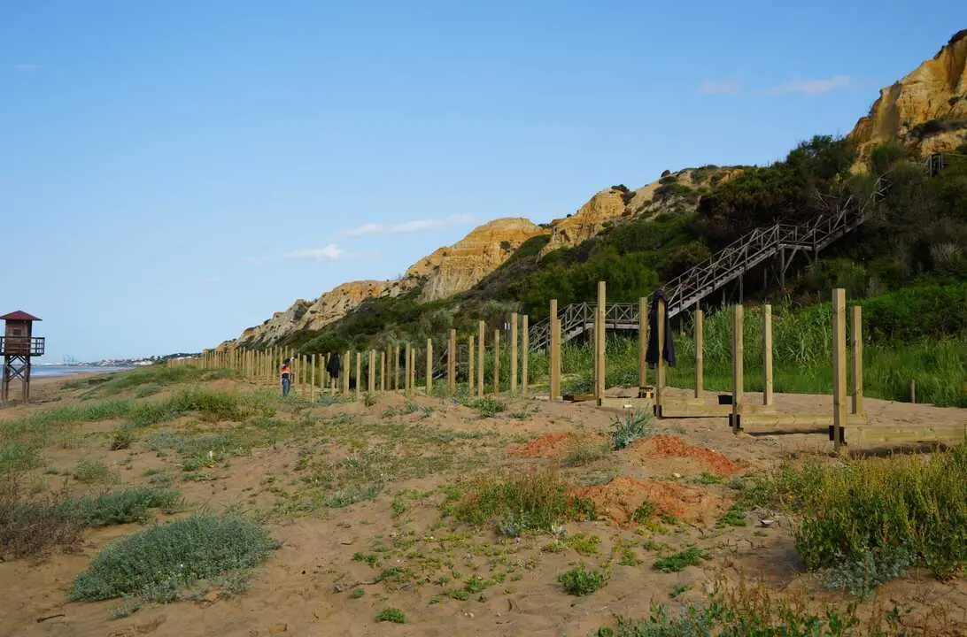 Comenz&oacute; la construcci&oacute;n de la nueva pasarela. Fuente: Ayuntamiento de Moguer