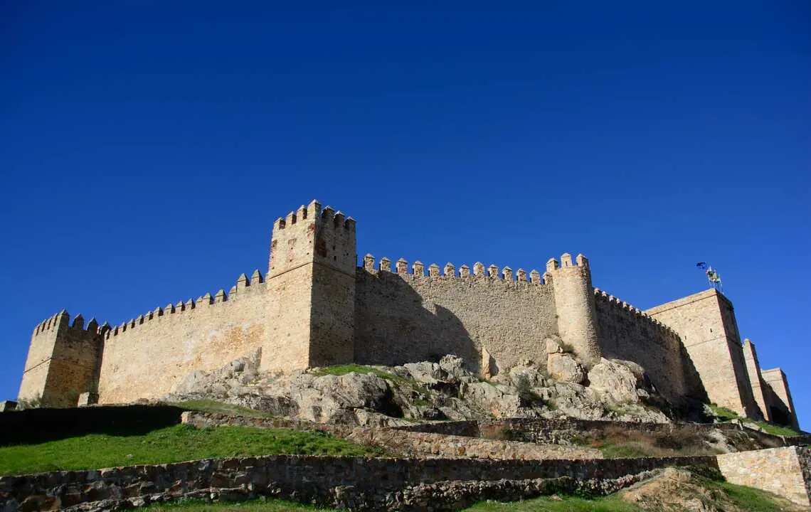 Castillo de Sancho IV en Santa Olalla del Cala 01.