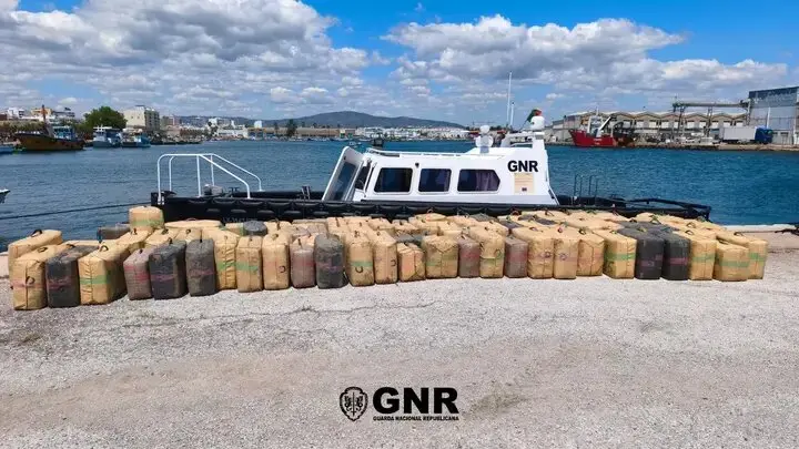 La GNR ha intervenido 4 toneladas de hach&iacute;s en la r&iacute;a Formosa.jpg