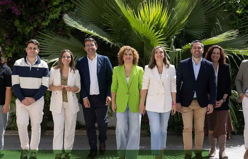 Candidatos del PSOE con la secretaria general de Huelva Mar&iacute;a Eugenia Lim&oacute;n