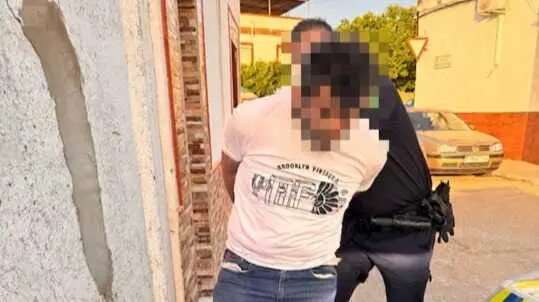 El arrestado durante la detencion