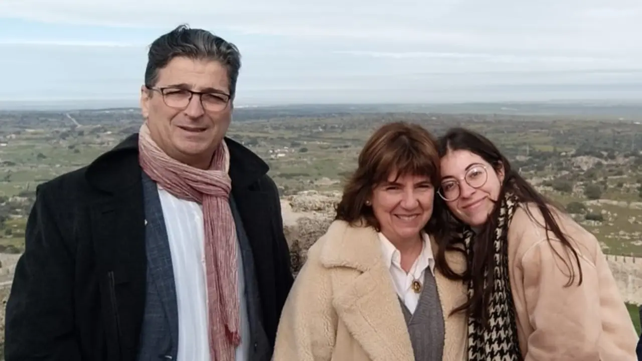 Cabrera con su mujer e hija