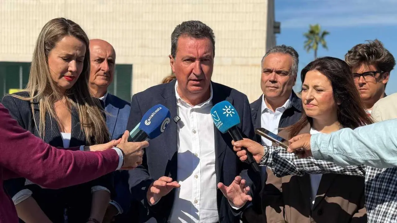 Gonz&aacute;lez atiende a los medios en Gibrale&oacute;n