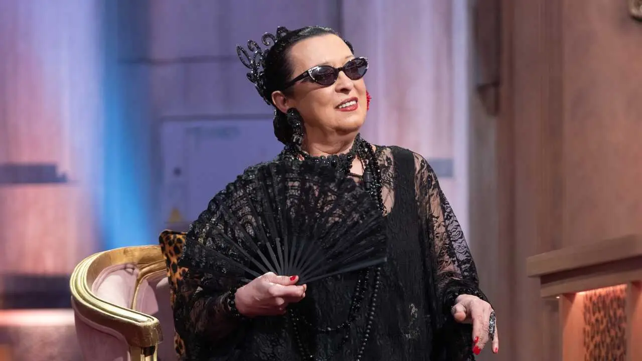 La onubense, Martirio, en el programa "Al cielo con ella" de la 1. Fuente. RTVE