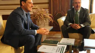 Juanma Moreno y Juan Espadas durante una reuni&oacute;n en el Palacio de San Telmo de Sevilla | Junta de Andaluc&iacute;a