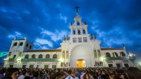 EL ROCIO ALMONTE , 08/09/18 HUELVA - Salida extraordinario Virgen del Rocio centenario coronacion aldea El Rocio .
Foto: ALBERTO DIAZ