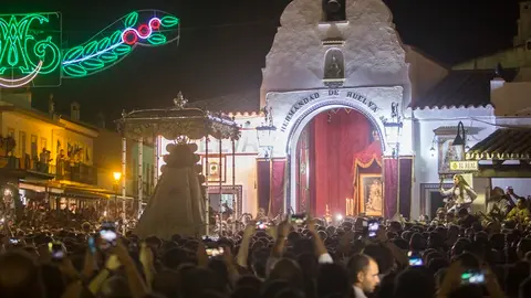 EL ROCIO ALMONTE , 08/09/18 HUELVA - Salida extraordinario Virgen del Rocio centenario coronacion aldea El Rocio .
Foto: ALBERTO DIAZ
