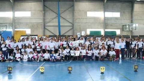 Las 102 arqueras participantes en el torneo./ Club Asirio
