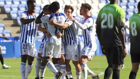 Encuentro correspondiente a la quinta jornada. Recreativo 2 - Real Balomp&eacute;dica Linense 0.  Imagen de Alberto D&iacute;az.