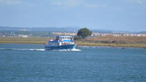 La actual Canoa de Punta Umbr&iacute;a por la R&iacute;a
