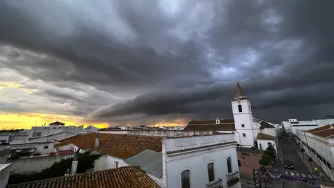 Nubes en San Juan del Puerto. Foto: J. A. Ruiz