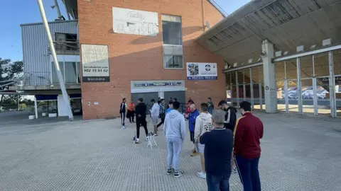 Colas en el Nuevo Colombino
