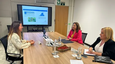 Reuni&oacute;n de la consejera con Aldi