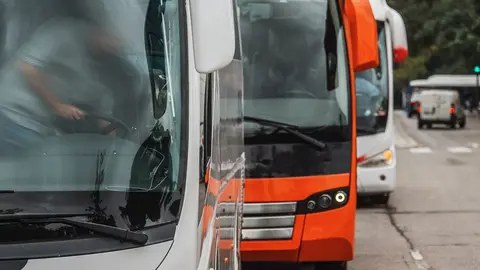 Buses circulando.