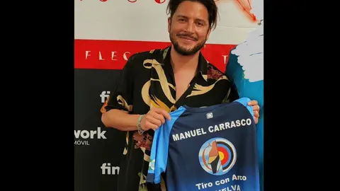 Manuel Carrasco 'ficha' por el club Asirio. Foto: Club Asirio de Tiro con Arco