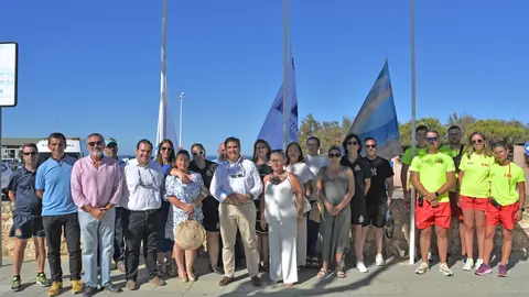 Izada bandera Q, Sendero Azul y Ecoplaya en Punta Umbr&iacute;a