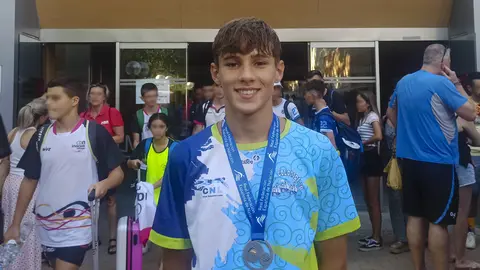 Agust&iacute;n Quintero con la medalla de plata. Foto: Pepe Oruve