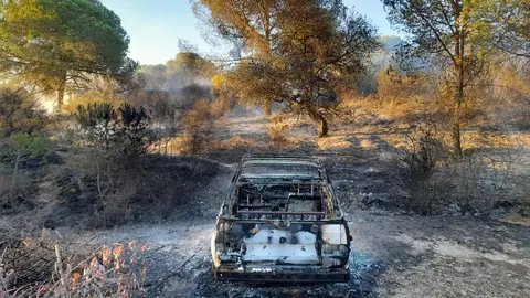 Encuentran un coche en la zona del incendio de Almonte