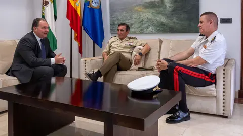 De izquierda a derecha, David Toscano, Am&oacute;s Paramio y Manuel Barrera de Segura