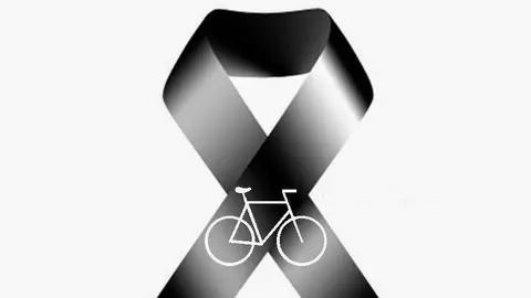 Lazo negro por el fallecimiento del conocido ciclista