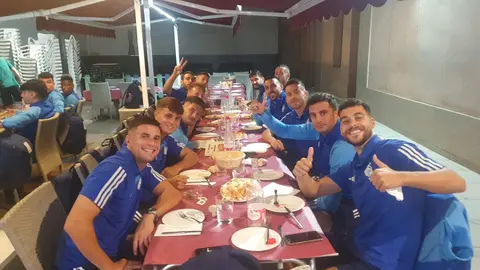 Jugadores del Recre tras el susto sufrido en Ceuta