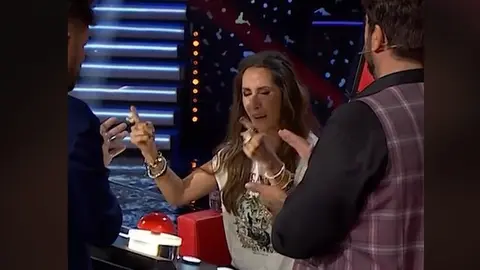 Mal&uacute; canta un fandango de Huelva. Captura del v&iacute;deo de Antena 3