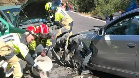 Bomberos del Consorcio en el accidente de la Sierra de Aracena y Picos de Aroche