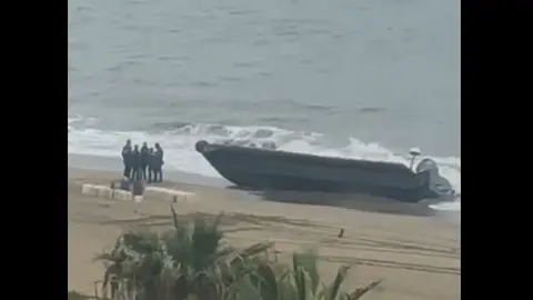 La narcolancha aparecida en Isla Canela iba cargada con fardos de hach&iacute;s