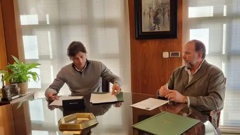 Firma por parte de los dos presidentes