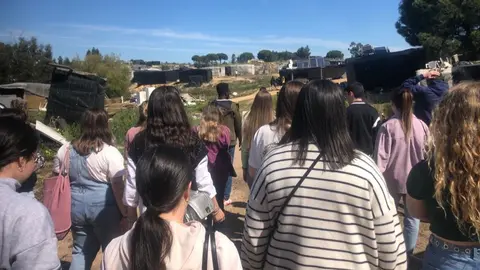 Programa de voluntariado de Fecons visitando un asentamiento de la provincia