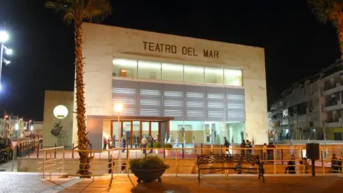 Teatro del Mar de Punta Umbr&iacute;a