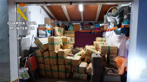 La Guardia Civil localiza m&aacute;s de 100 fardos de hach&iacute;s en un trastero en Ayamonte