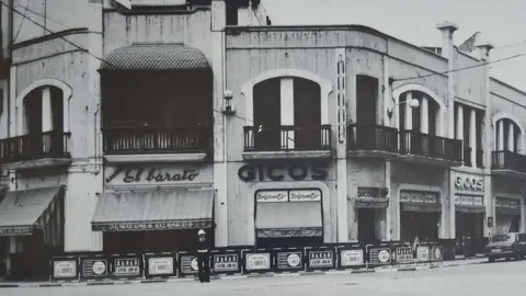 Muebles Bravo. La Placeta. Arquitecto Mois&eacute;s Serrano, 1912. Con reforma posterior del mismo autor en 1924.