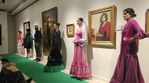 Exposici&oacute;n Cuadros que Desfilan