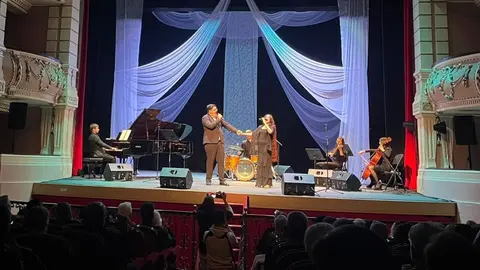 Jos&eacute; Miguel Otero durante su concierto en el Gran Teatro de Huelva. Foto: Redes sociales de Jos&eacute; Miguel Otero